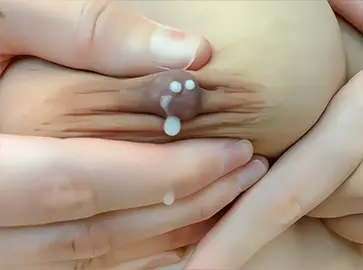 【母乳おっぱい滴り】「ミルクポタポタ💦美乳掴み！」無修正母乳出すSTRIPCHATオナニー動画😘